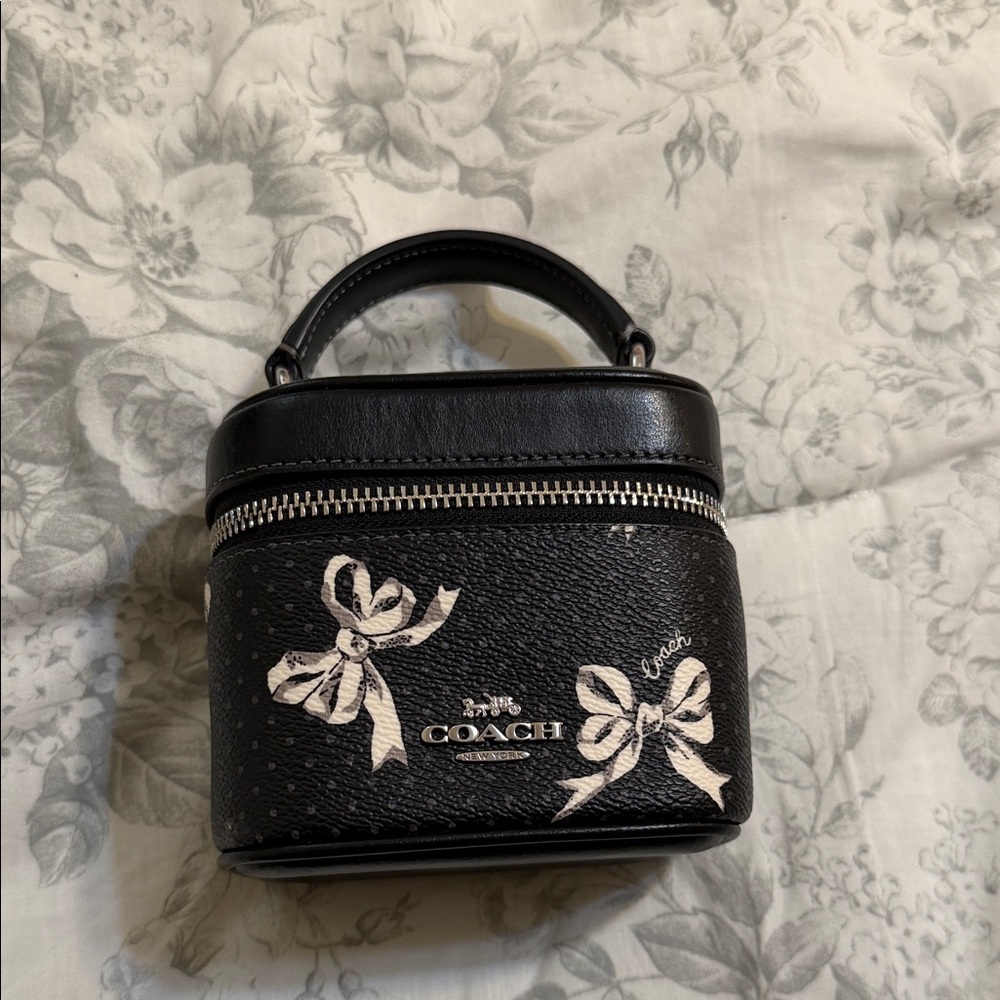 Coach Black and Cream Bow-Accent Box Bag